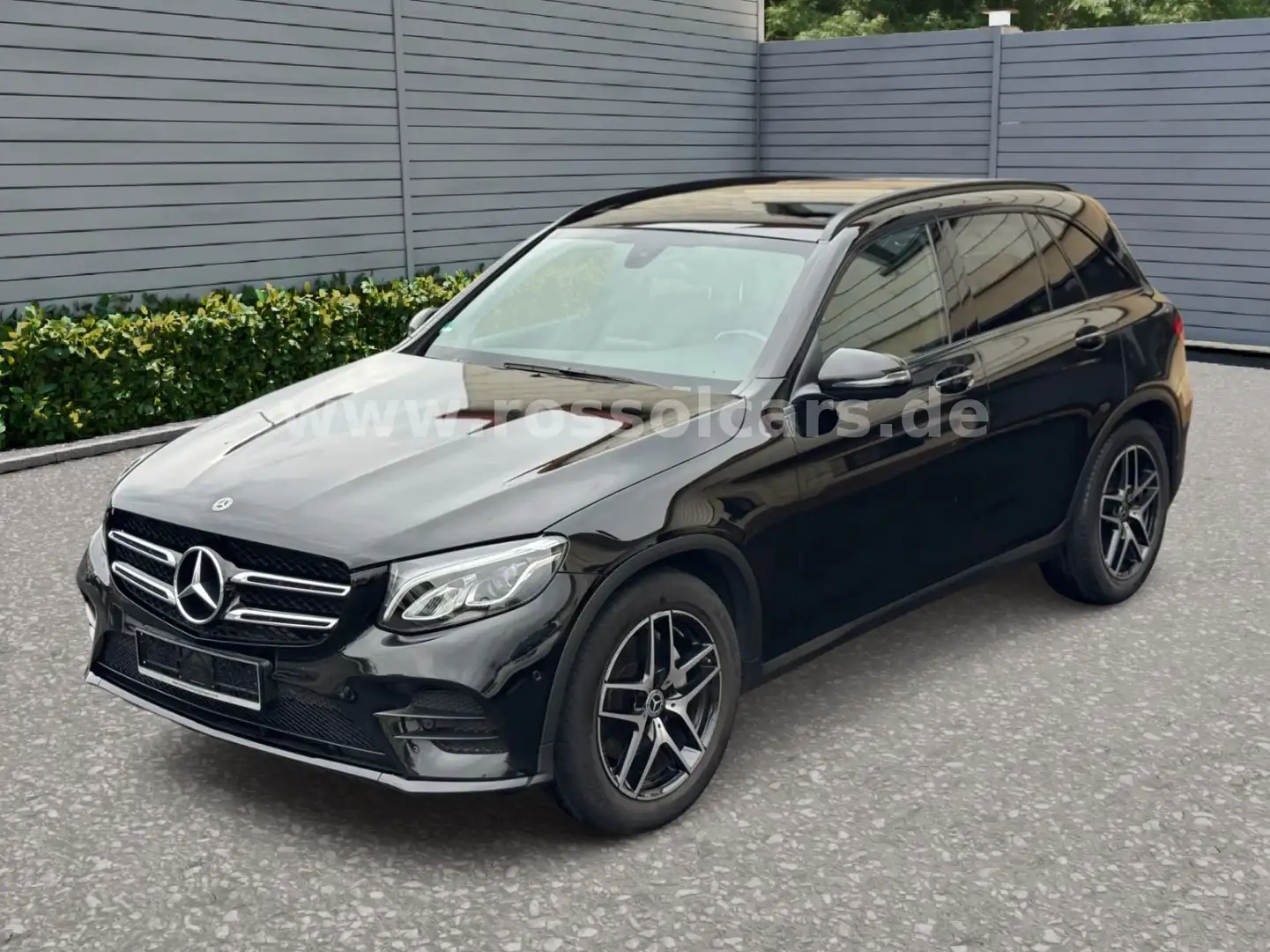 Mercedes-Benz GLC 220 d 4Matic AMG LED Panorama AHK SHZ Noir - 1