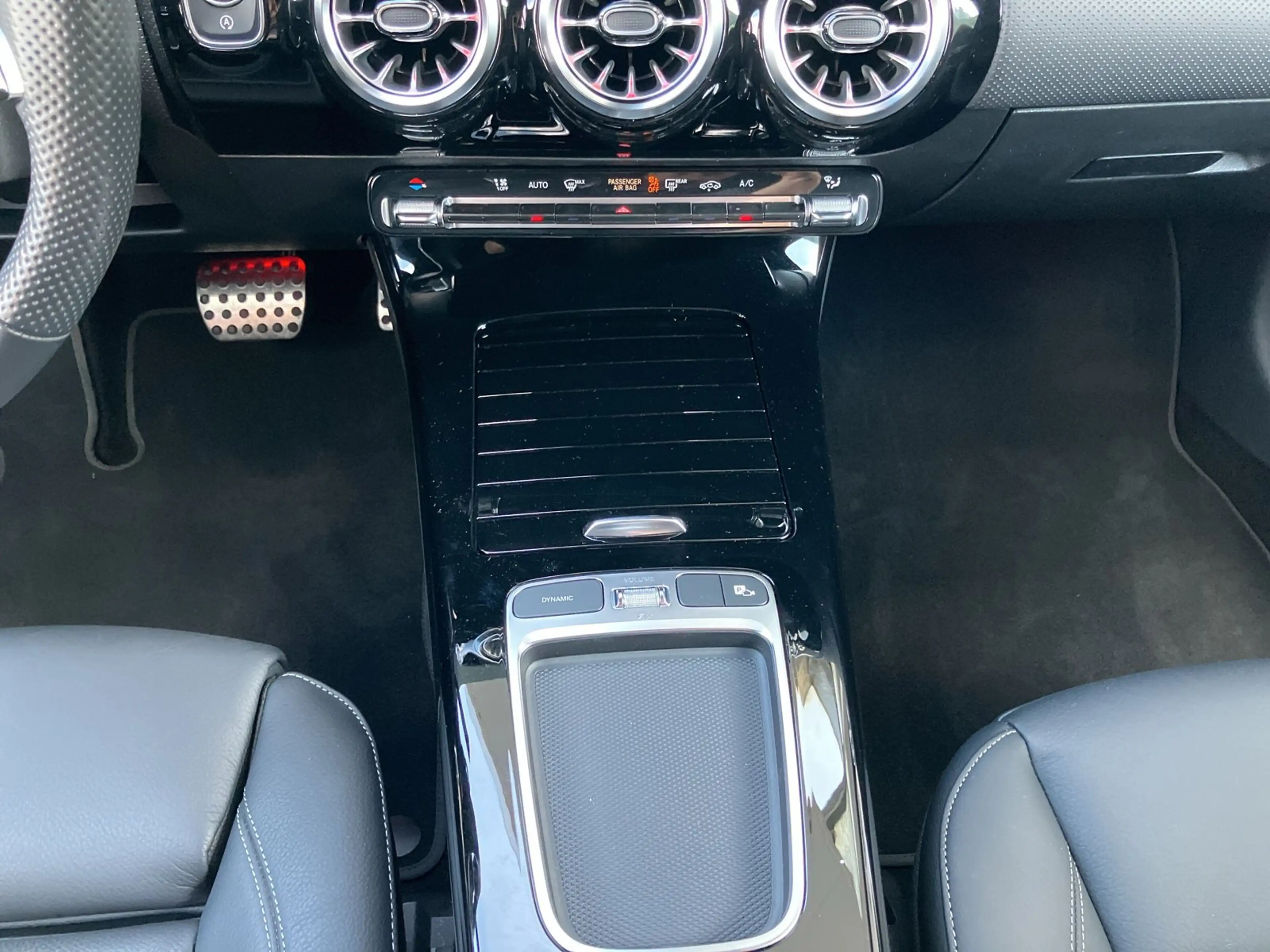 Mercedes-Benz CLA 180 d Shooting Brake SHZ EASY-PACK — photo 10
