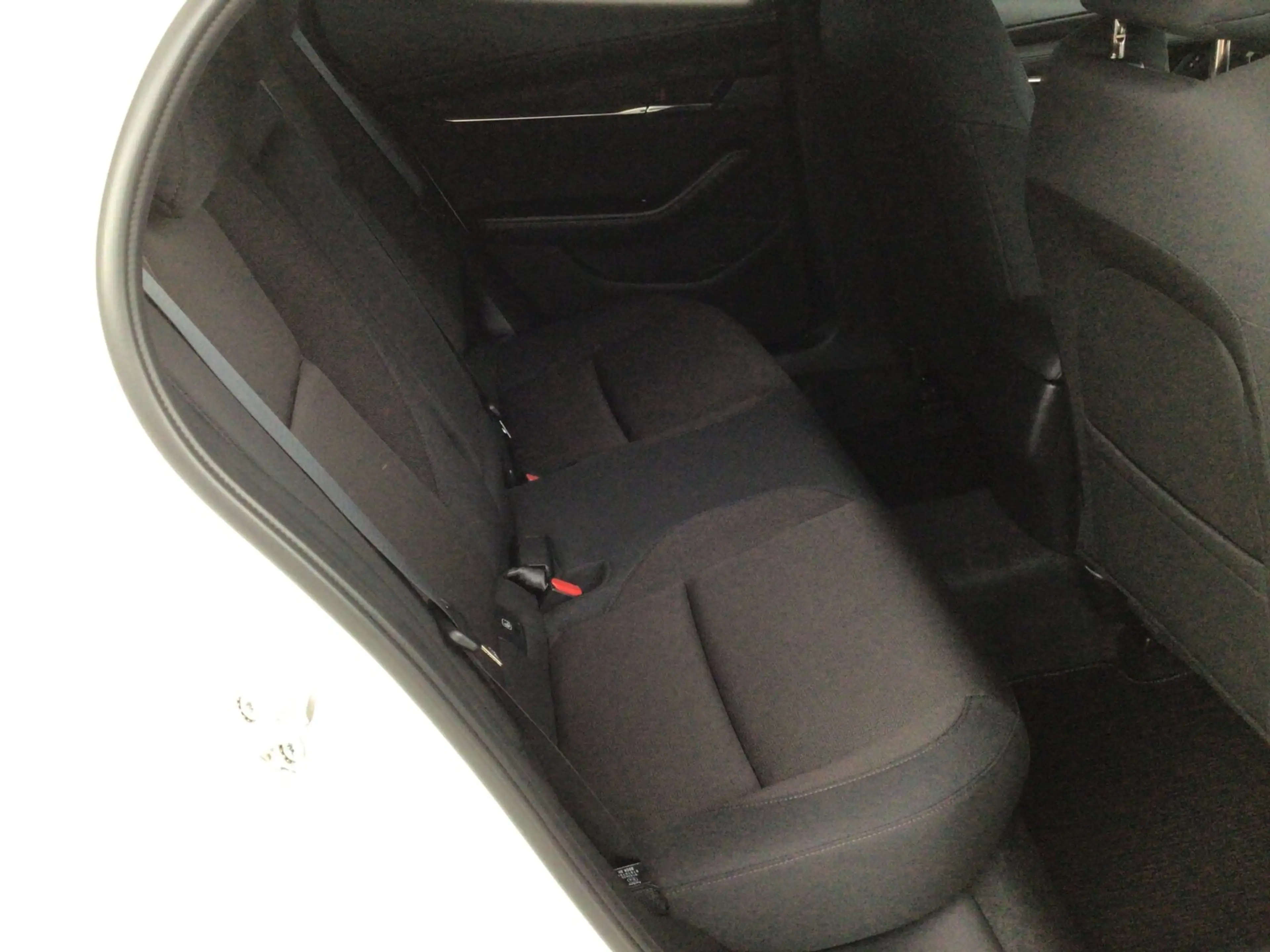 Mazda 3 3 2,5-Liter e-Skyactiv G 140 Centre-Line (EURO 6e) — photo 11