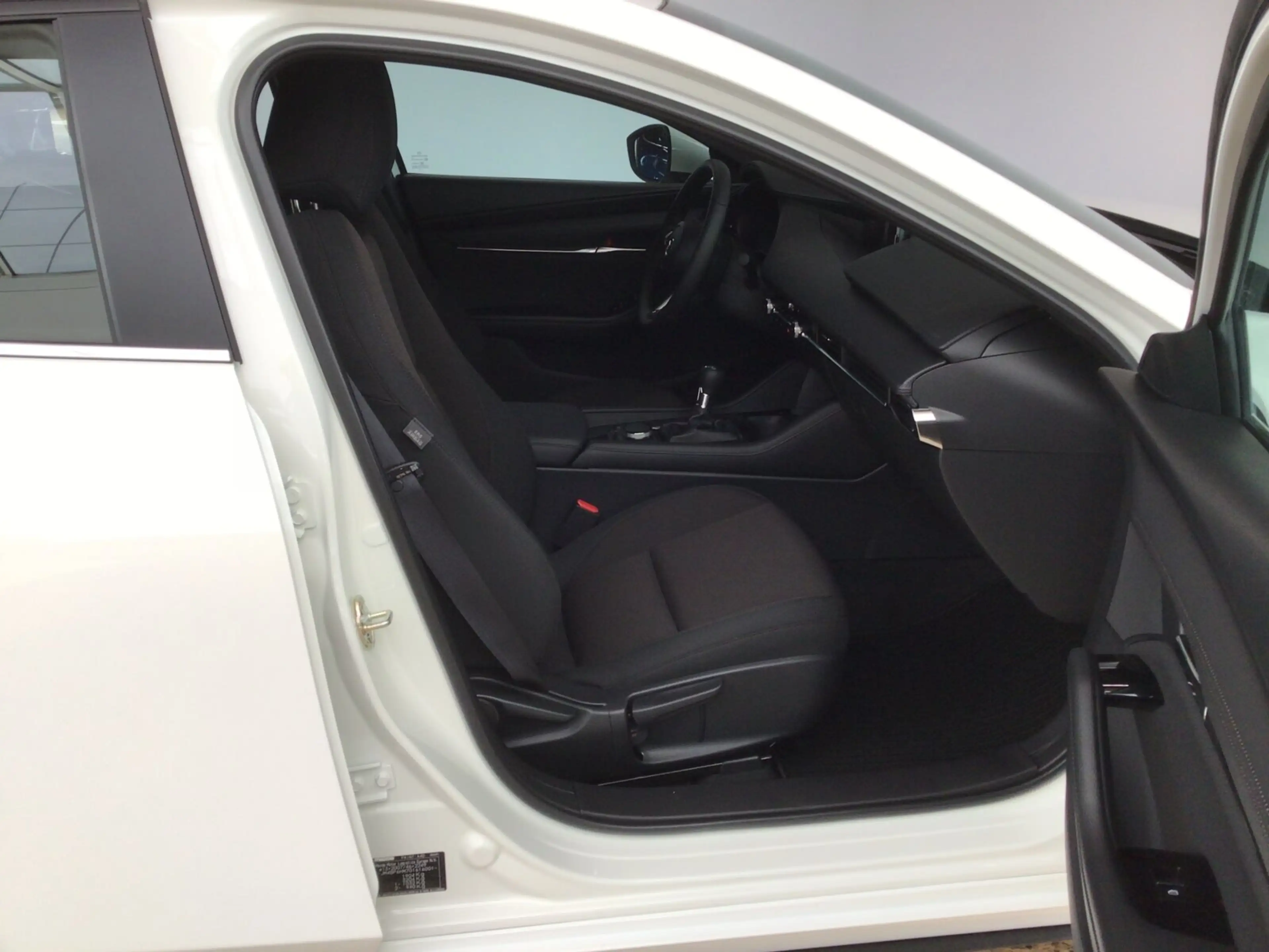 Mazda 3 3 2,5-Liter e-Skyactiv G 140 Centre-Line (EURO 6e) — photo 9