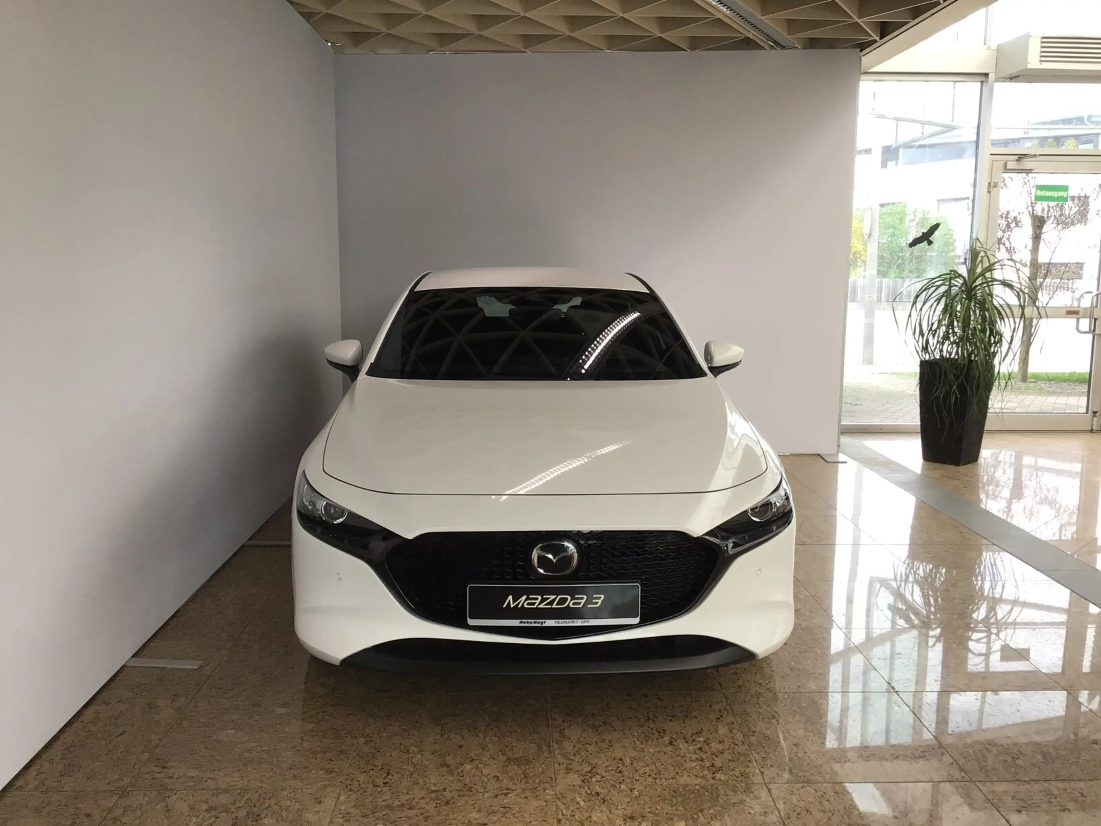 Mazda 3 3 2,5-Liter e-Skyactiv G 140 Centre-Line (EURO 6e) — photo 3