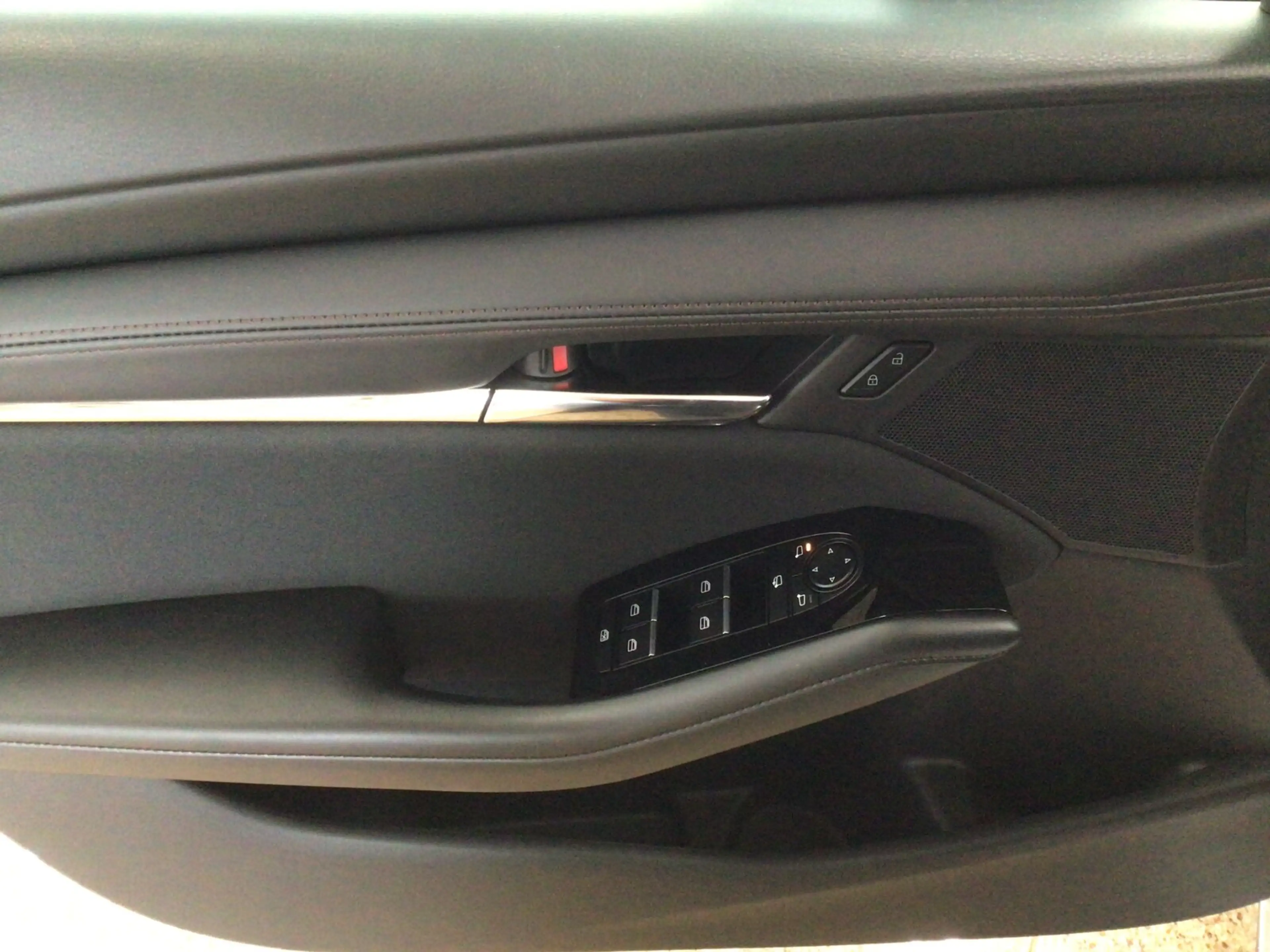 Mazda 3 3 2,5-Liter e-Skyactiv G 140 Centre-Line (EURO 6e) — photo 12