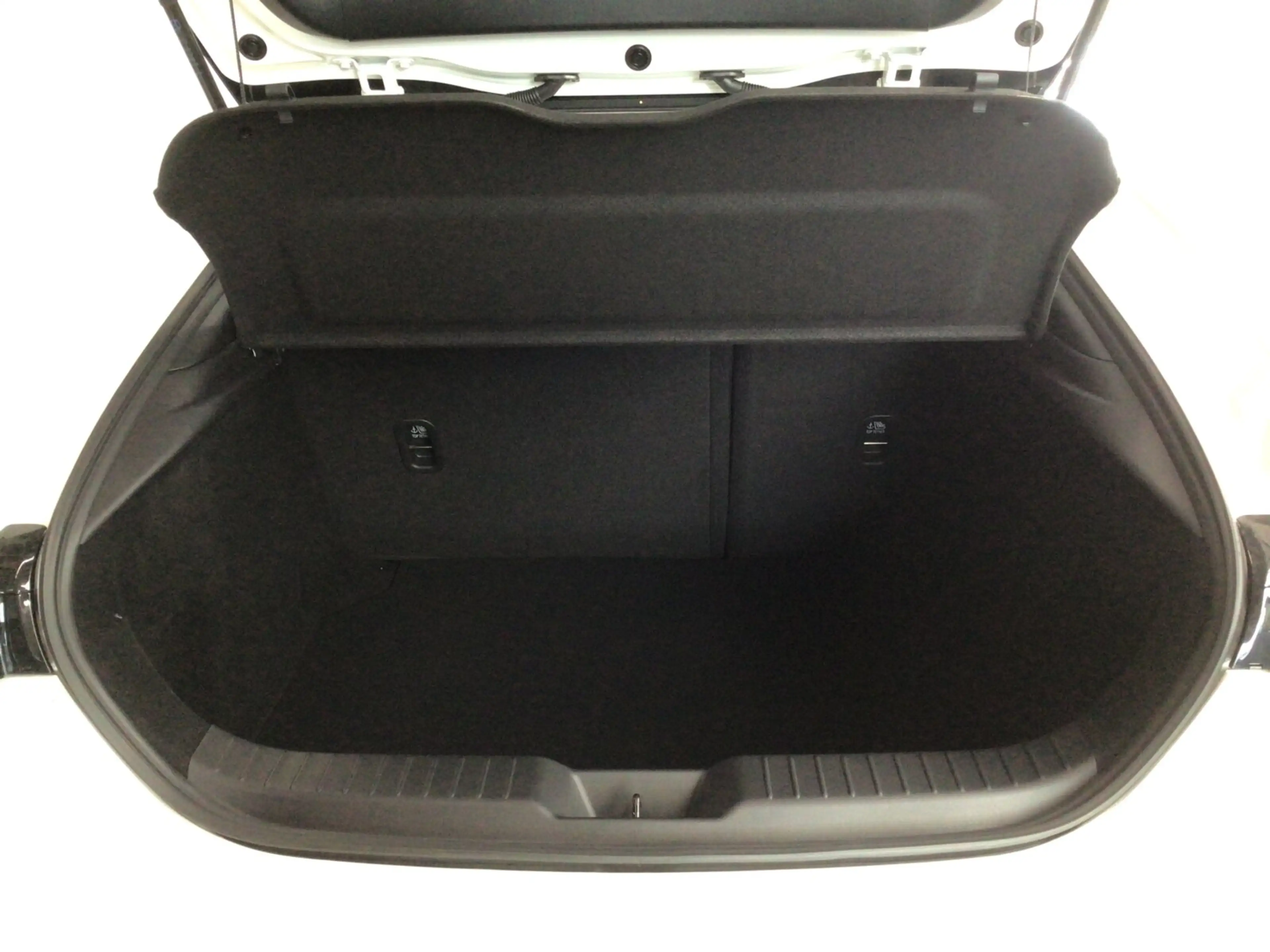 Mazda 3 3 2,5-Liter e-Skyactiv G 140 Centre-Line (EURO 6e) — photo 13