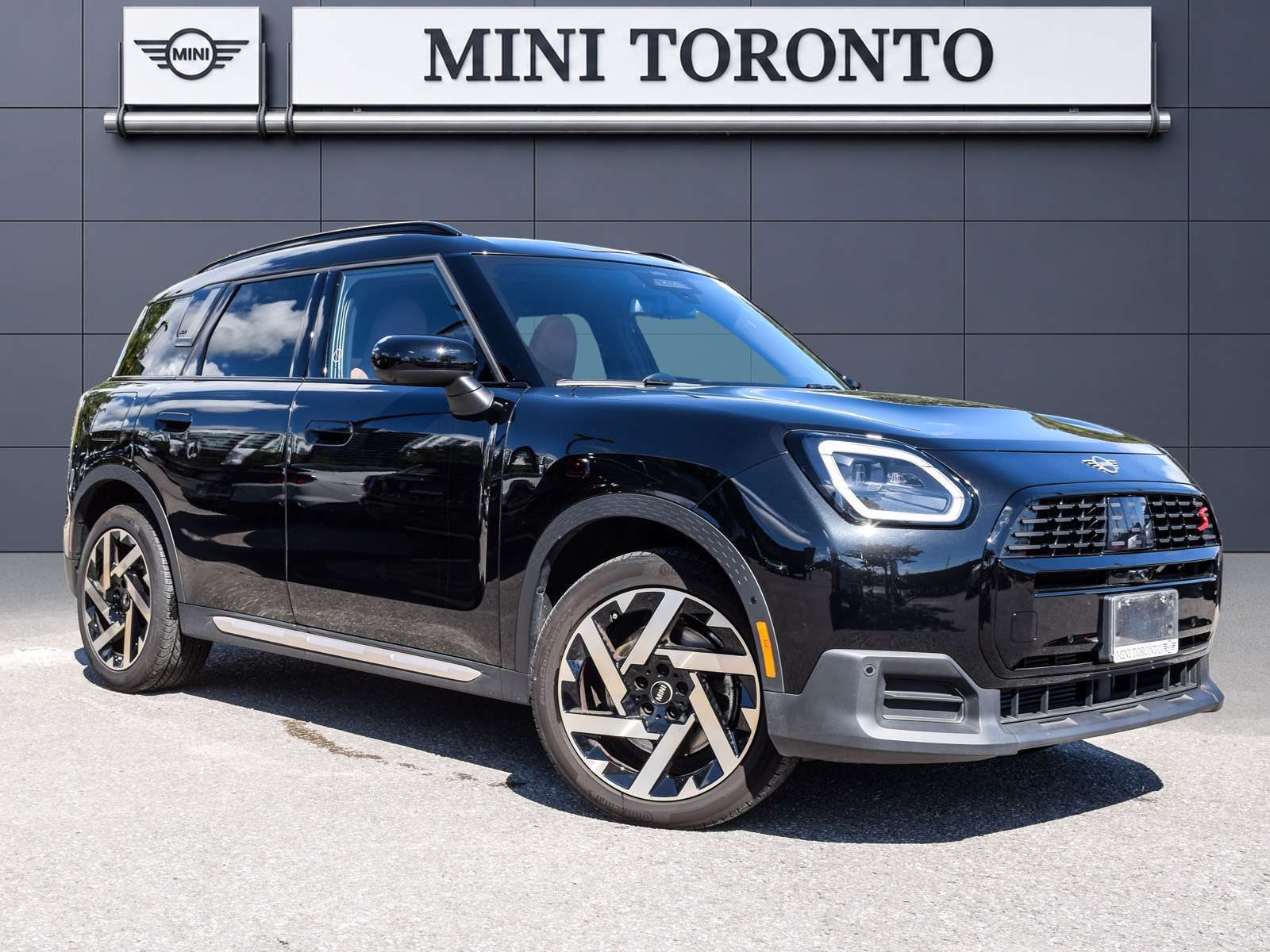 2026 MINI Countryman S | CPO | Tow Hitch | Favoured | Premier +