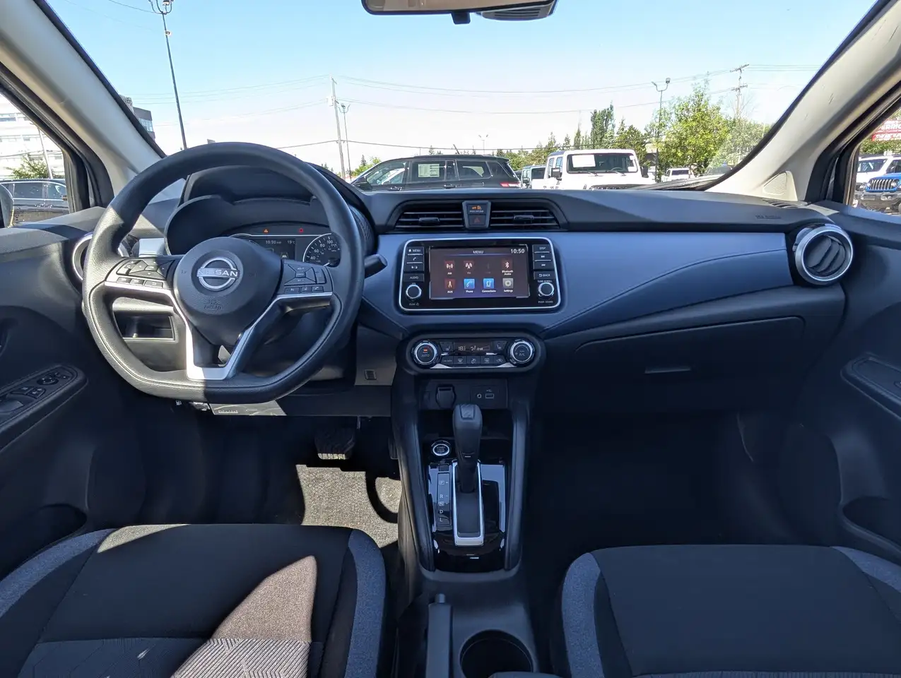 Nissan Versa fotografie Nissan Versa