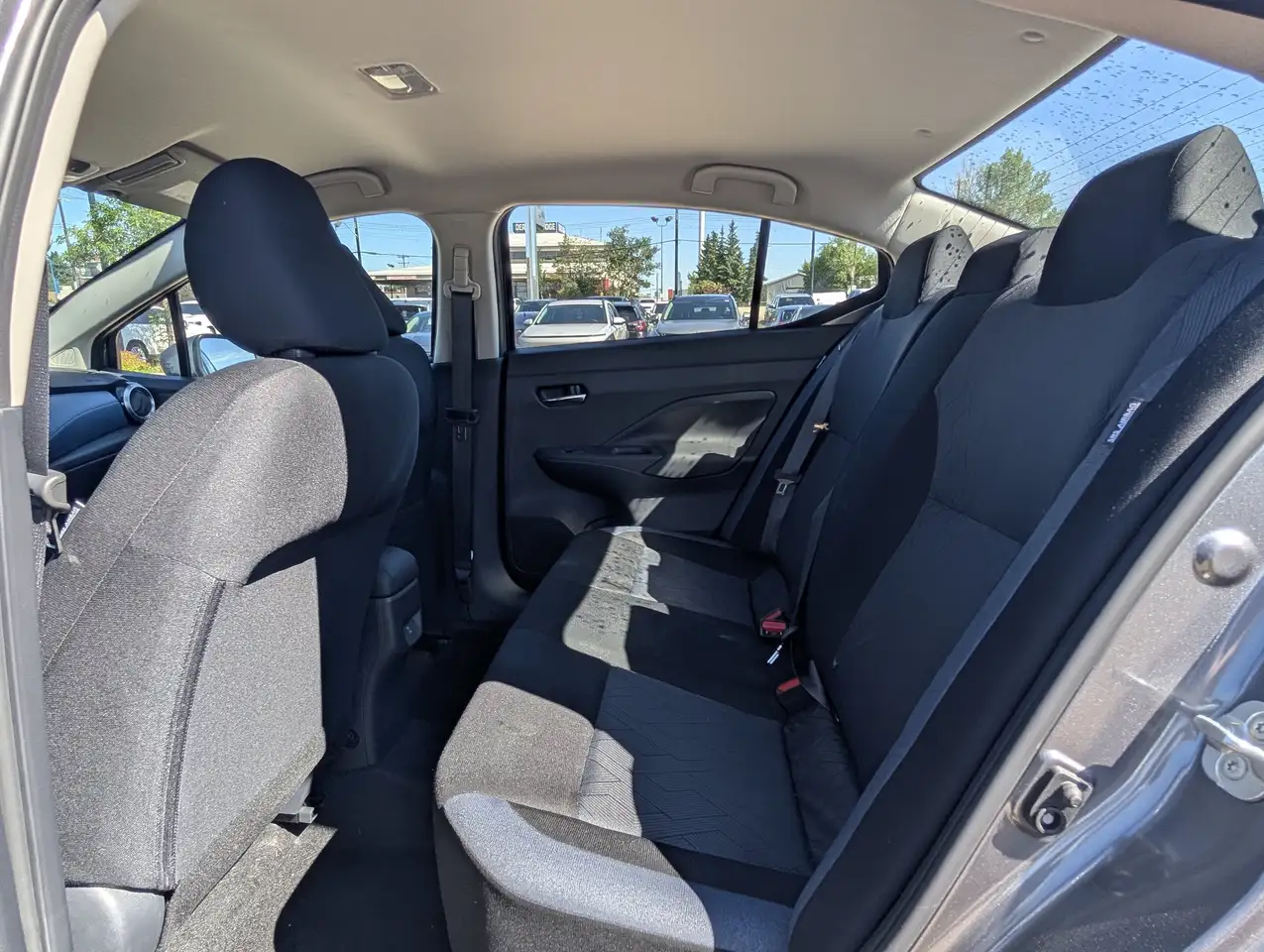 Nissan Versa fotografie Nissan Versa
