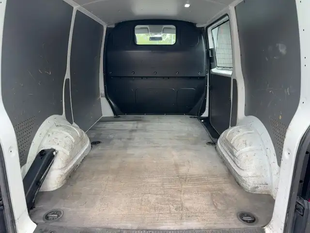 Volkswagen Transporter view 14