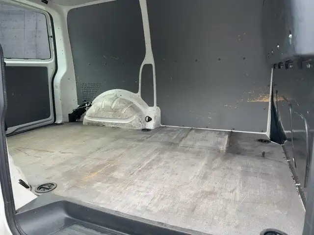 Volkswagen Transporter view 13