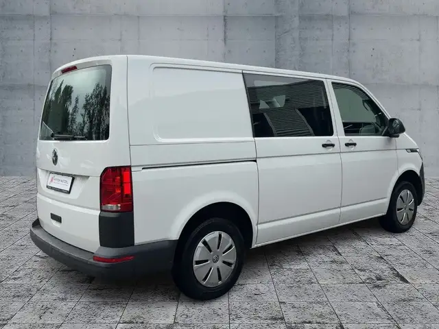 Volkswagen Transporter view 6