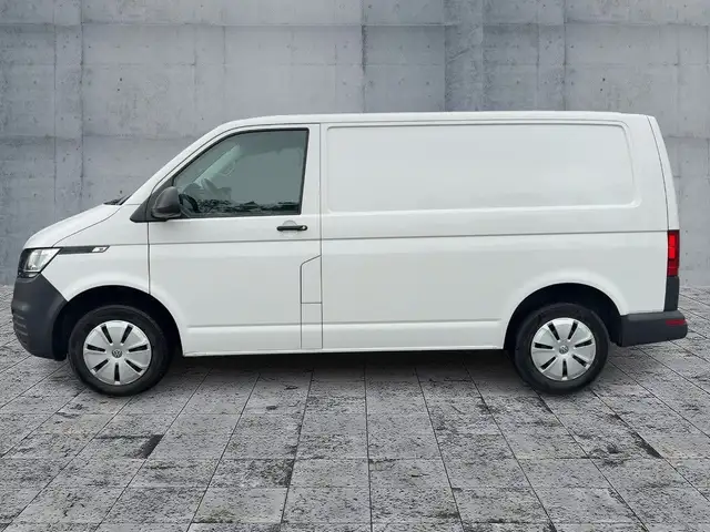 Volkswagen Transporter view 4