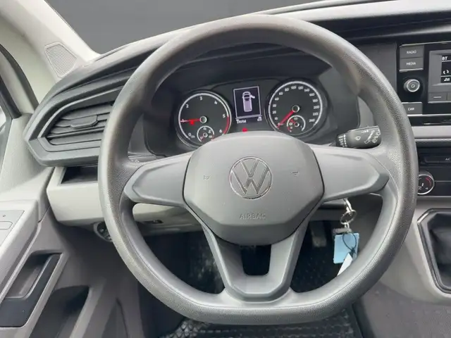 Volkswagen Transporter view 10