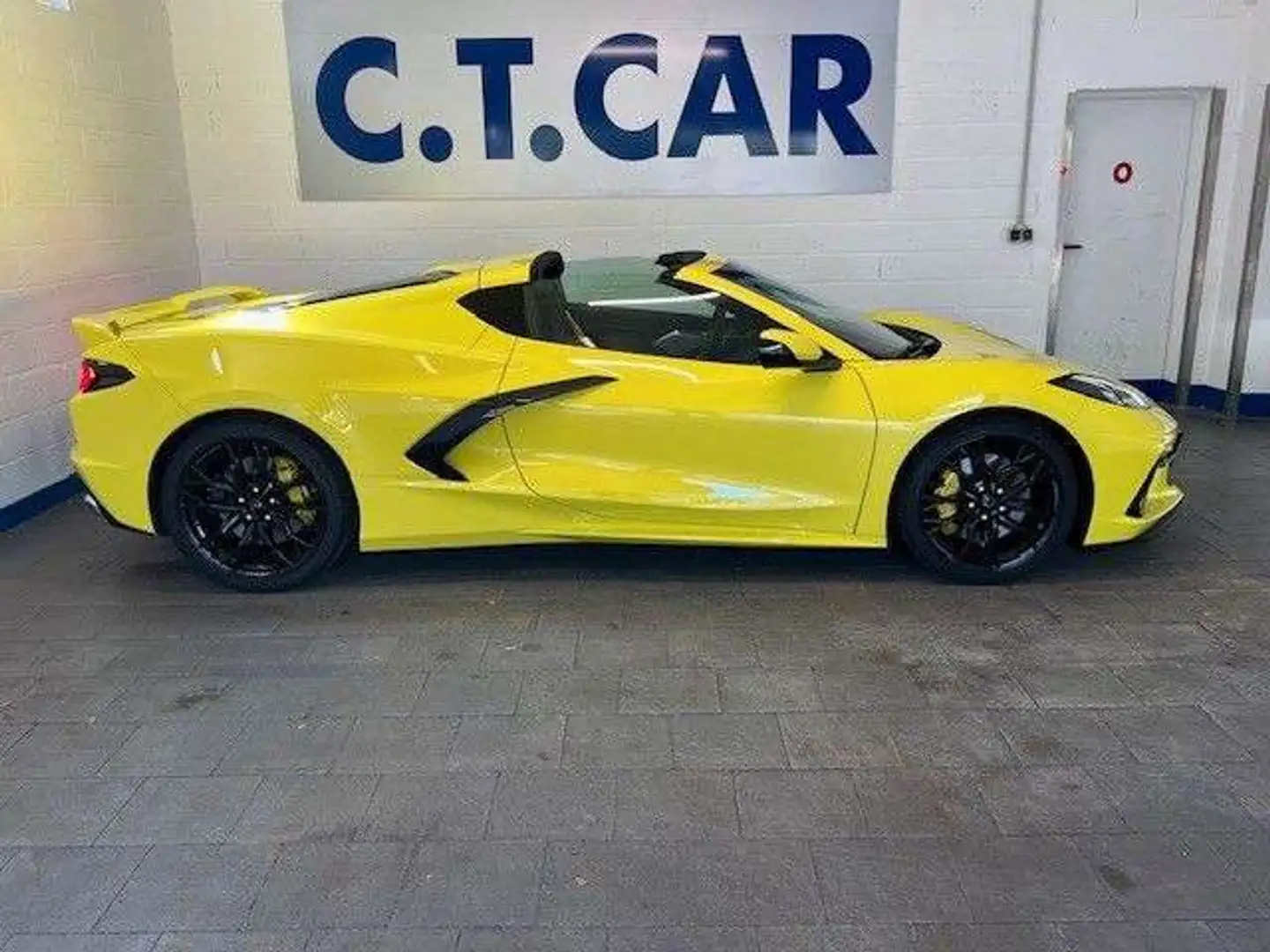 Corvette C8 3LT-V8 Europamodell HUD Magnetic lift Targa Giallo - 2
