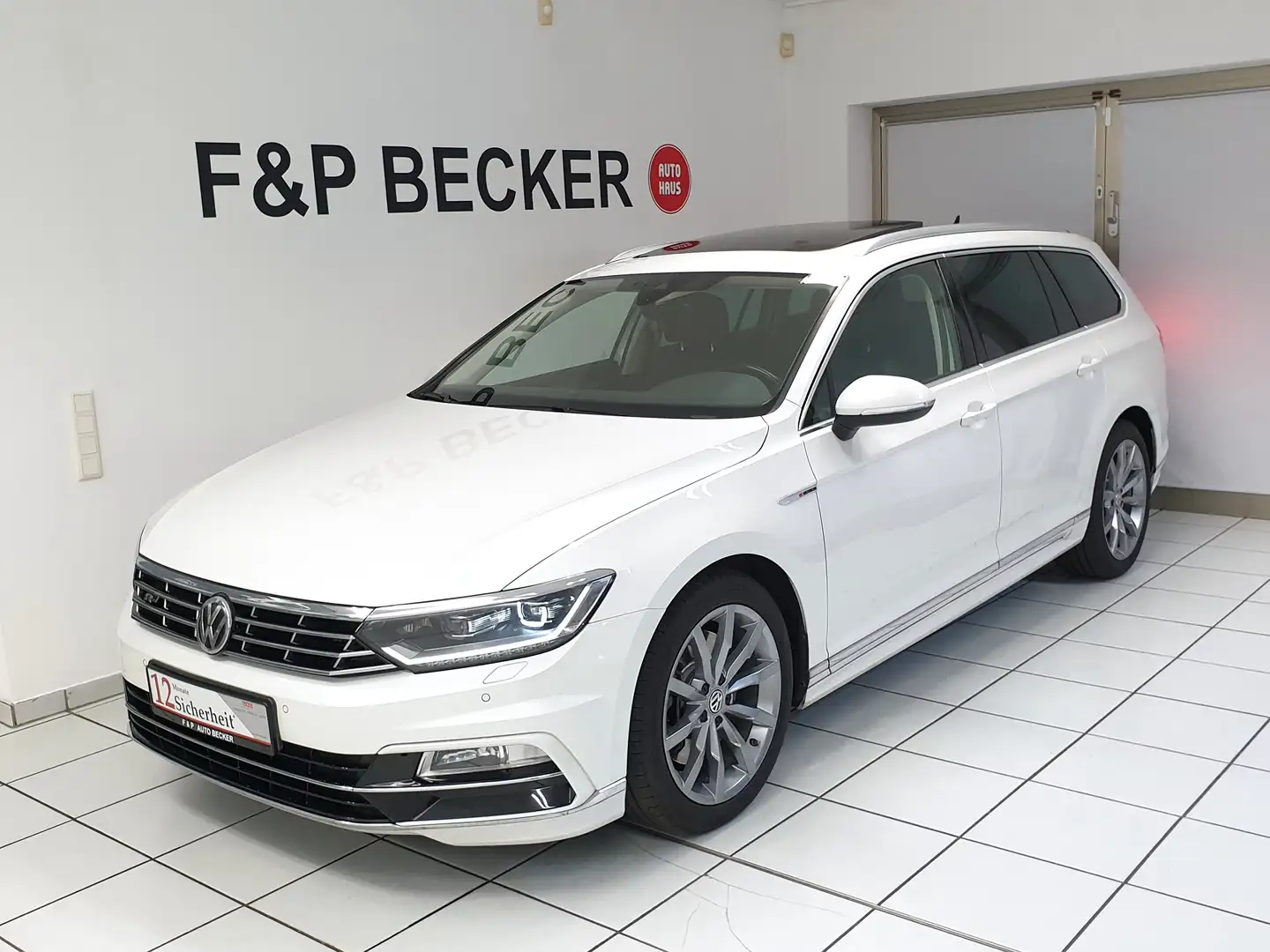 Volkswagen Passat Variant 2.0 TDI 4Motion DSG R Line 1.Hand Scheckheft Weiß - 1