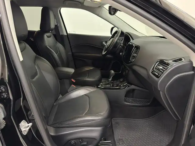 Jeep Compass view 3