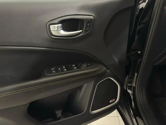 Jeep Compass view 15