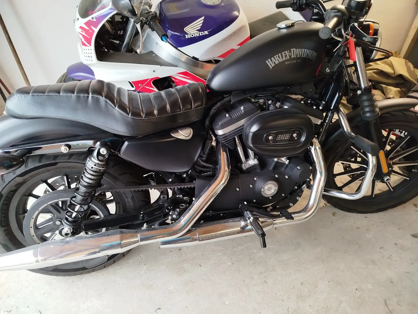 Harley-Davidson Sportster XL 883 Iron Negru - 2