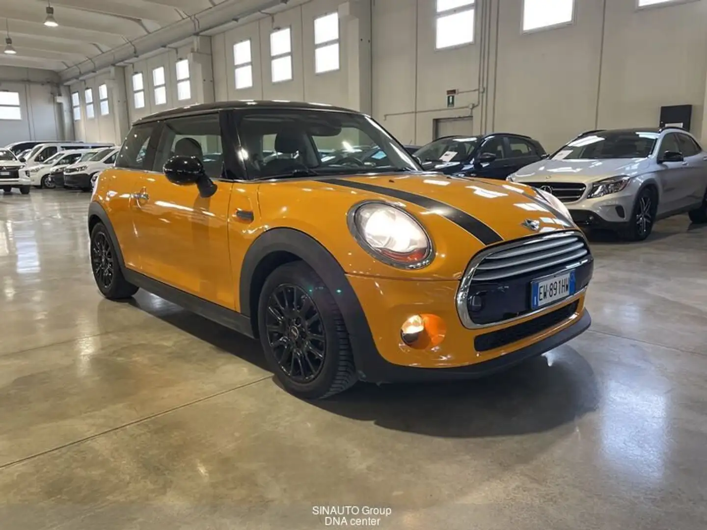 MINI Cooper Mini 1.5 Cooper D Narancs - 2