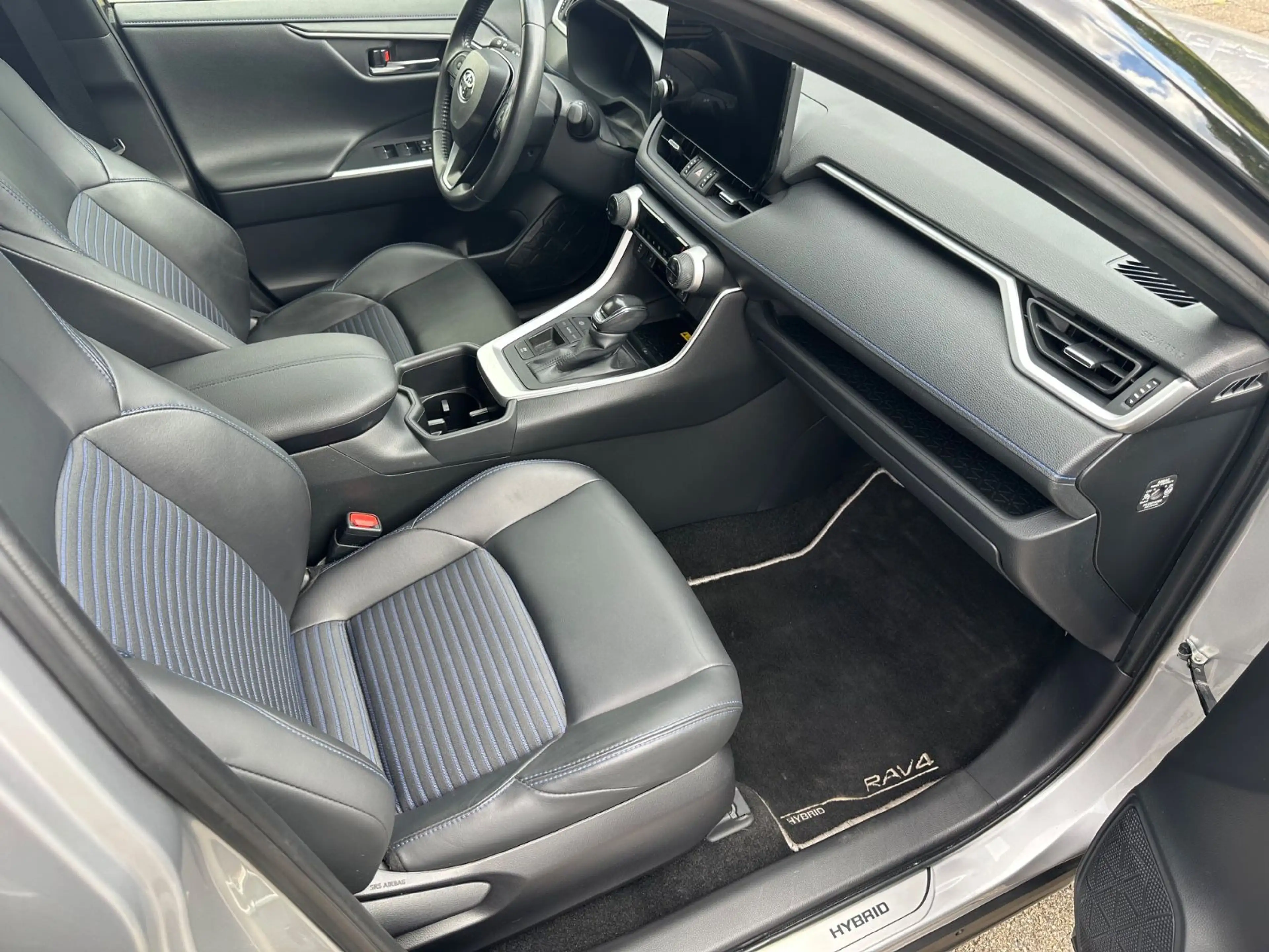Toyota RAV4 Hybrid 4x2*Teamplayer*18"*360°*Spur*Abst.Te — photo 12