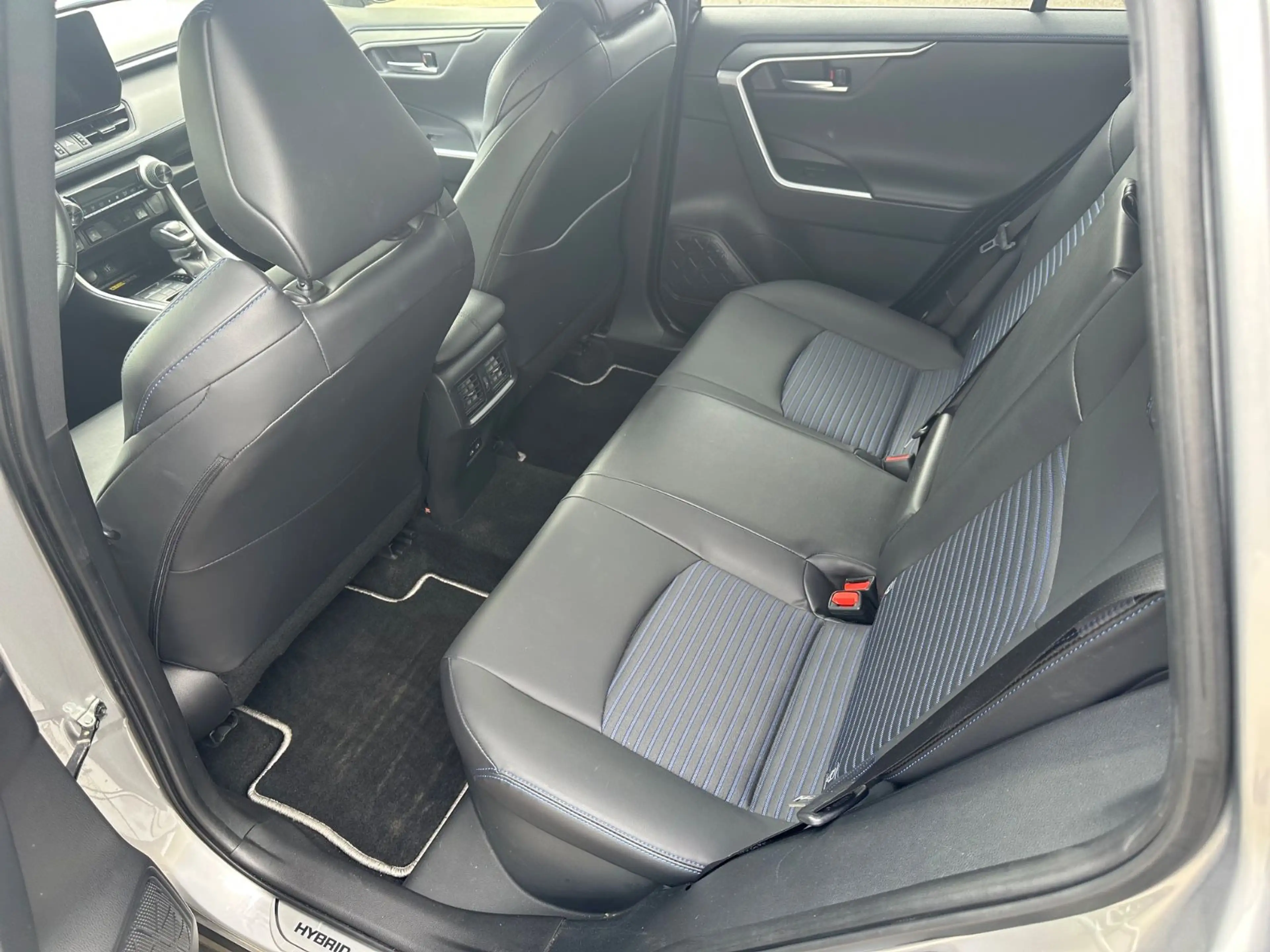 Toyota RAV4 Hybrid 4x2*Teamplayer*18"*360°*Spur*Abst.Te — photo 10
