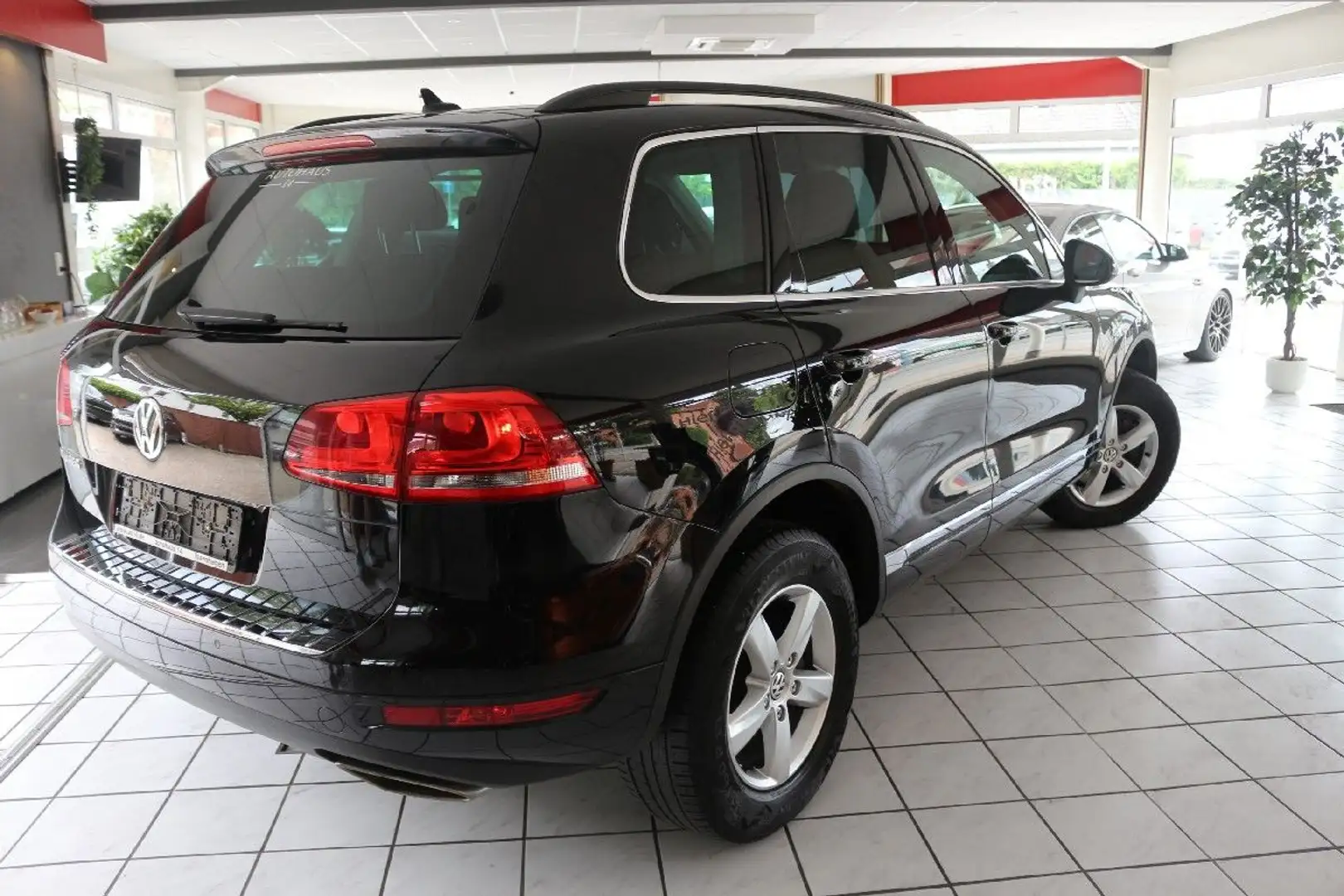 Volkswagen Touareg 3.0 TDI - Automatik-Navi-Leder-Allrad Schwarz - 2