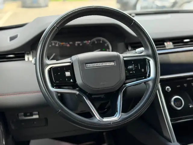 Land Rover Discovery Sport view 10