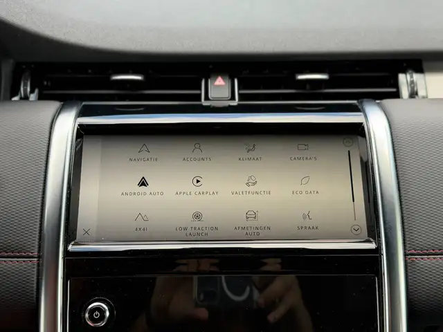 Land Rover Discovery Sport view 12