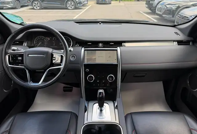 Land Rover Discovery Sport view 8
