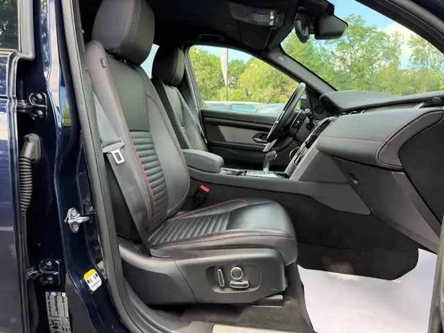Land Rover Discovery Sport view 6