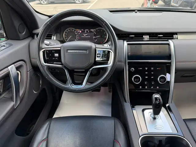 Land Rover Discovery Sport view 9