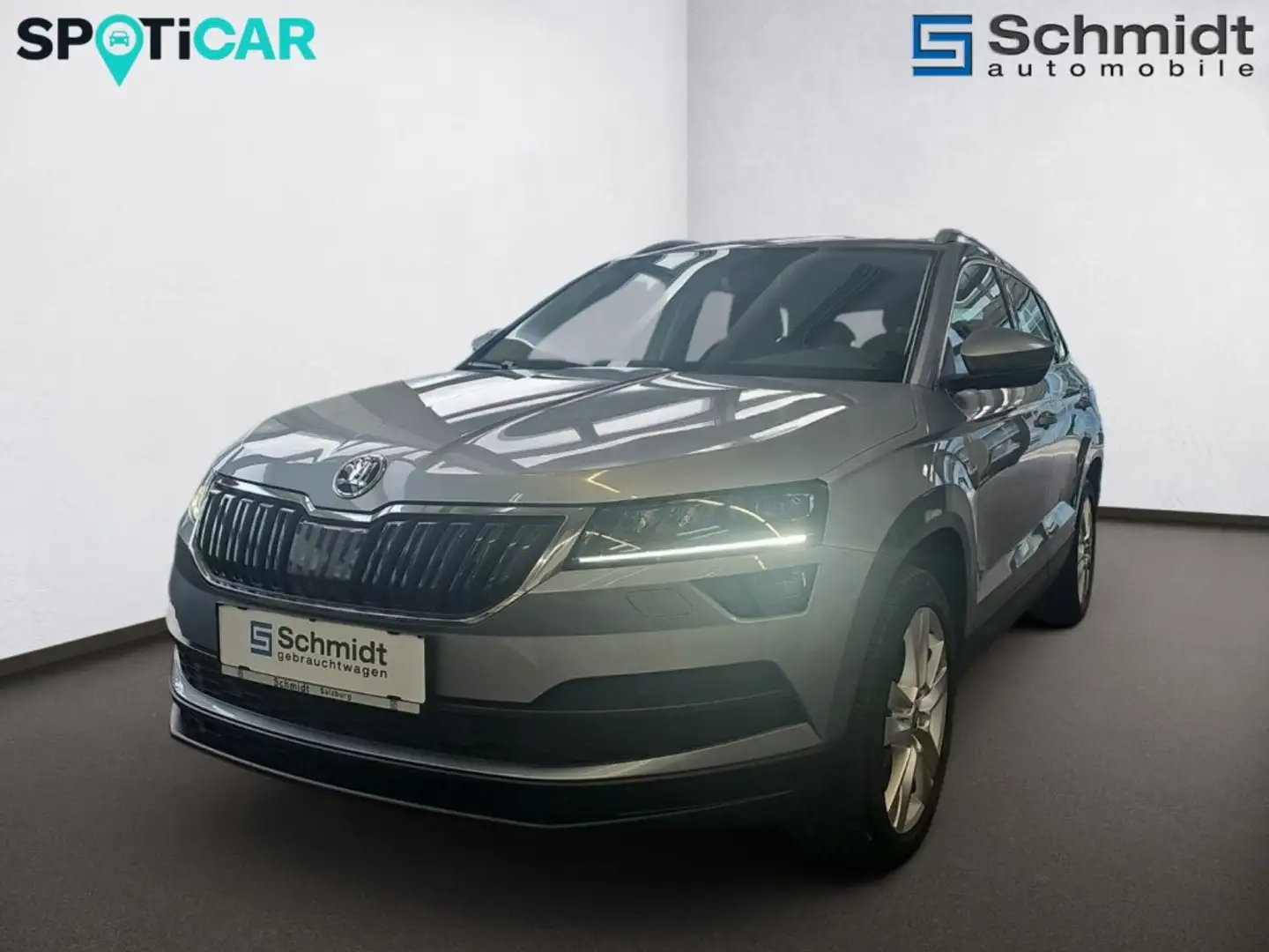 Skoda Karoq 1.5 TSI ACT Style mit AHK Grau - 1