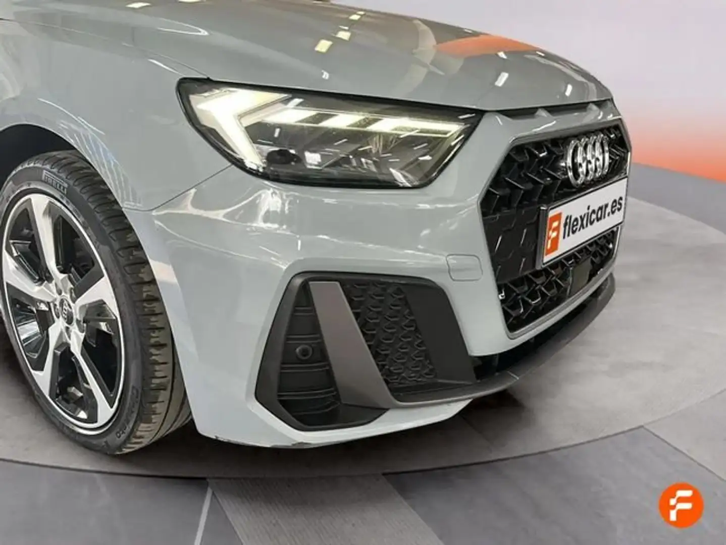 Audi A1 Sportback 30 TFSI Adrenalin S tronic Gris - 2