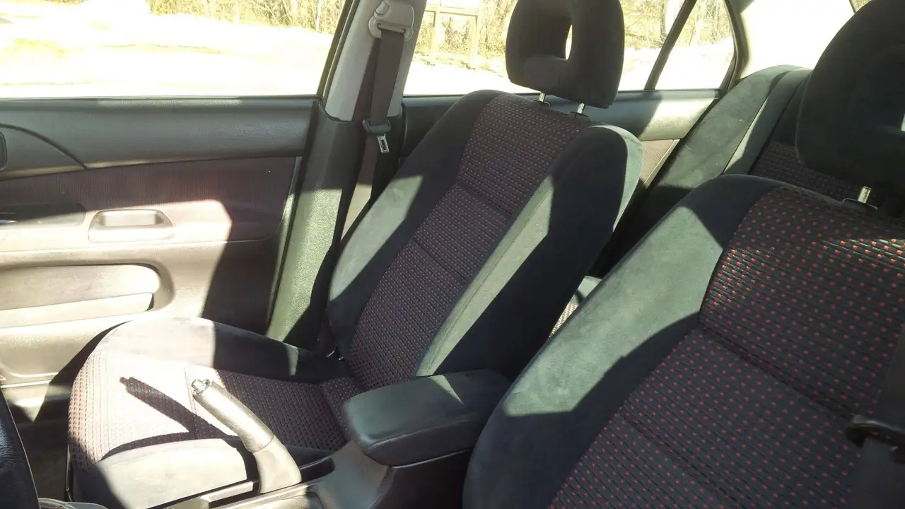 Mitsubishi Lancer снимка Mitsubishi Lancer
