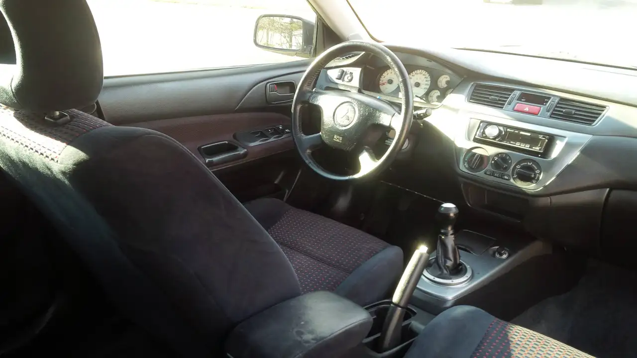 Mitsubishi Lancer снимка Mitsubishi Lancer