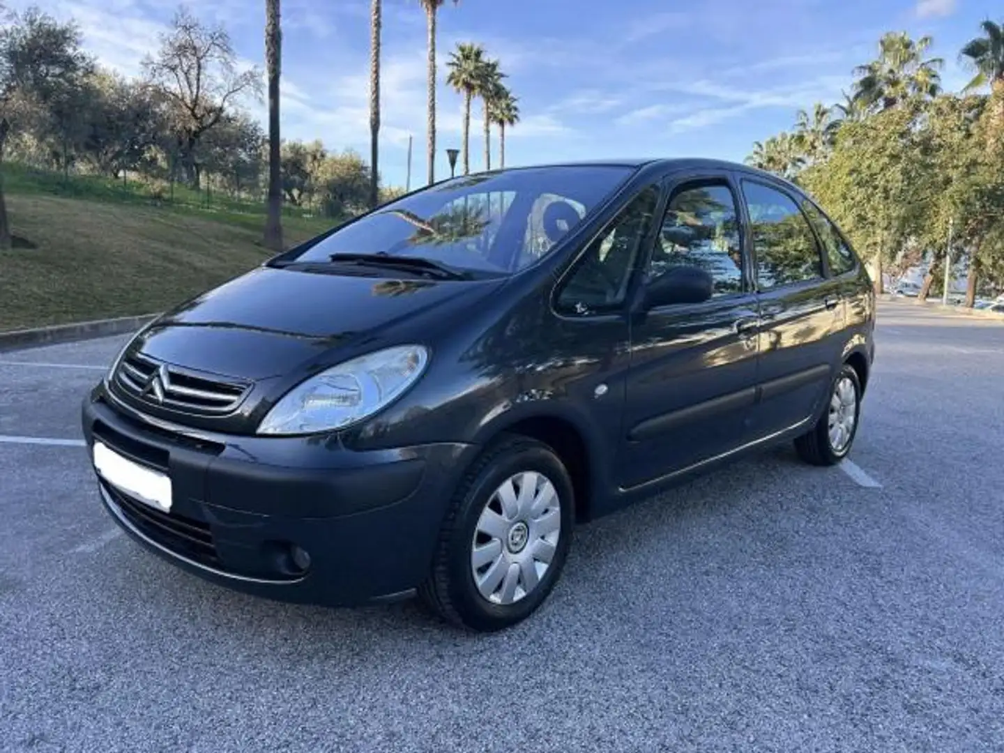 Citroen Xsara Picasso 1.6HDi Exclusive 92 Černá - 1