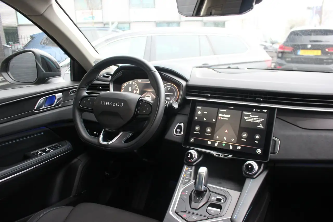 Lynk & Co 01 1.5 PHEV Plug-in hybrid NAP Black-line Panor, миниатюра 3