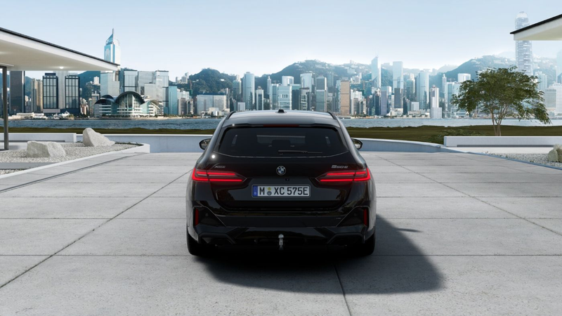 BMW 550 e xDrive Touring M Sport — photo 3