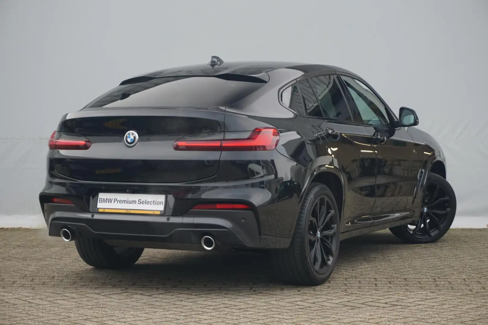 BMW X4 xDrive20i High Executive M Sportpakket 19'' / Head Zwart - 2