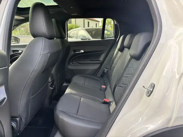 Jeep Avenger view 9