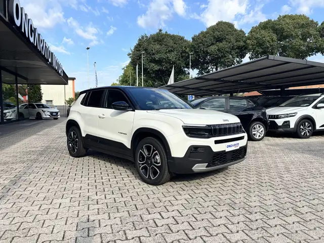 Jeep Avenger view 3