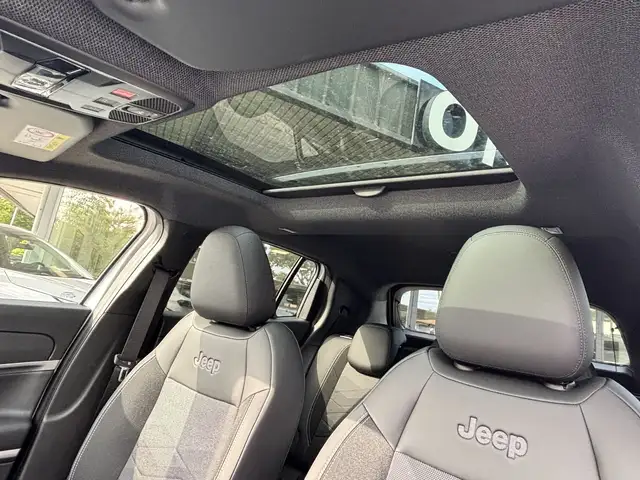 Jeep Avenger view 11