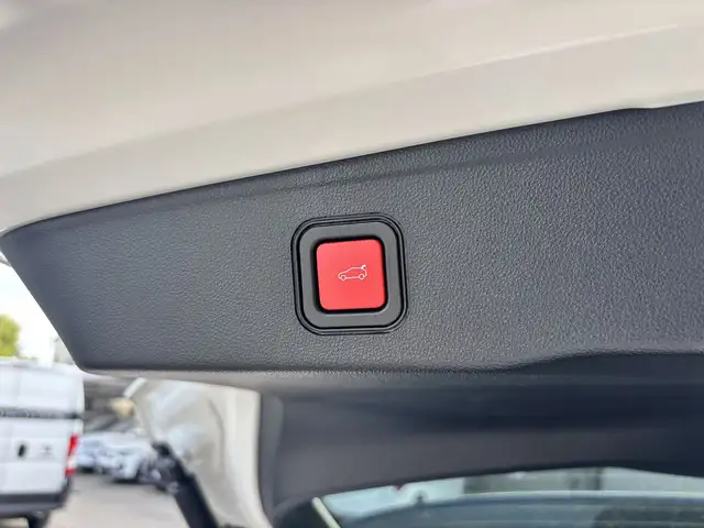 Jeep Avenger view 8