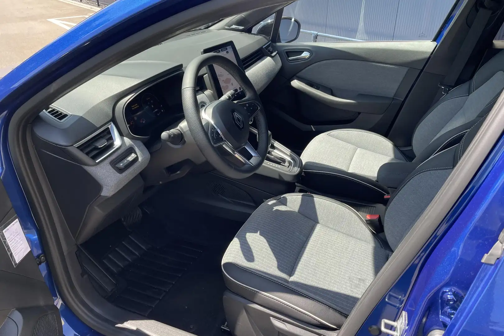 Renault Clio 1.6 E-Tech Full Hybrid 145 techno Blauw - 2