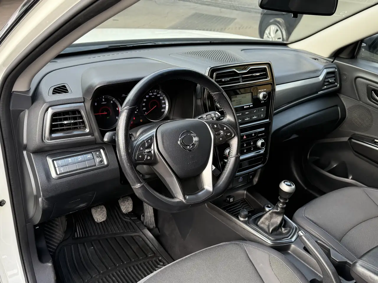 SsangYong Tivoli 2021 — фото 9