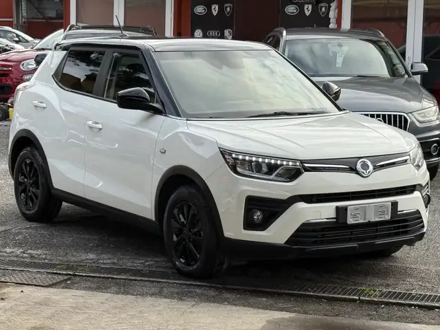 SsangYong Tivoli 1.6 Exclusive 2wd-unipro-iva esp-rate-b-color
