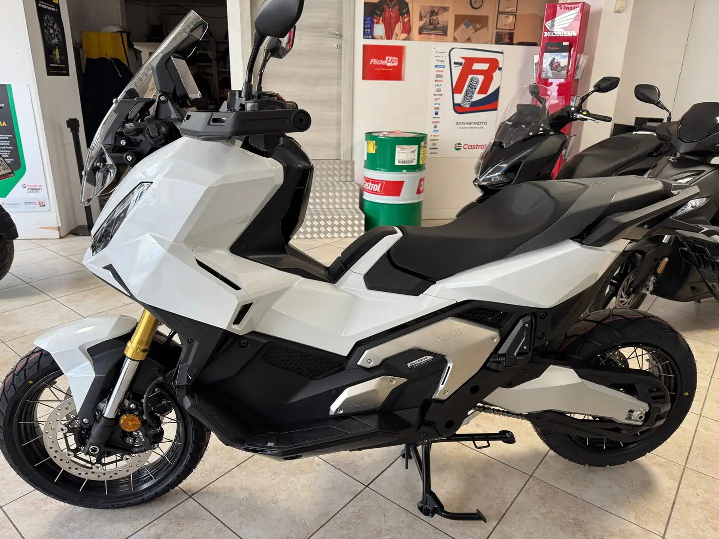 Honda X-ADV 750 2025 Alb - 2