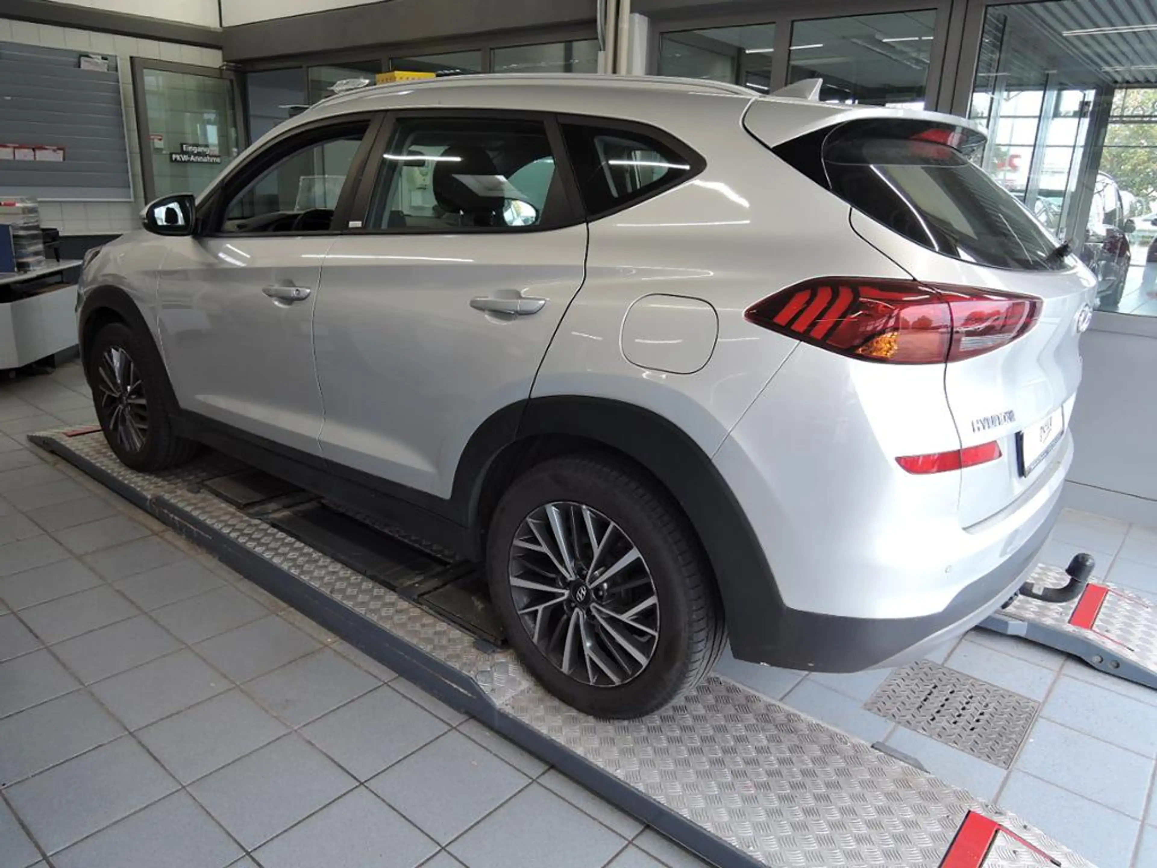 Hyundai TUCSON 1.6 Advantage 2WD *Navigation*Kamera — photo 2