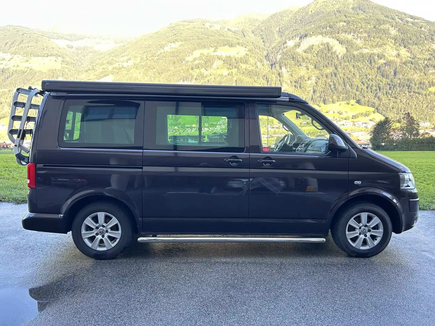 Volkswagen T5 California Comfortline 2.0 TDI - 1