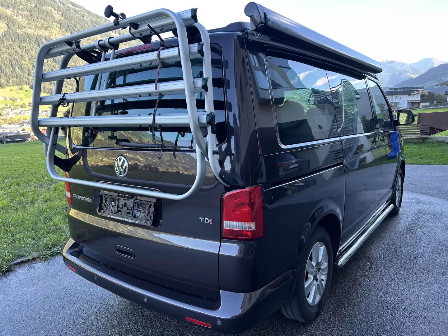 Volkswagen T5 California Comfortline 2.0 TDI - 2