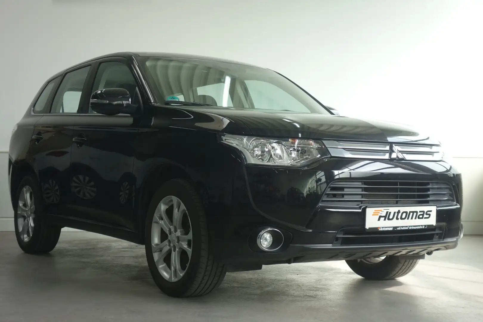 Mitsubishi Outlander 2WD Klimaaut. SHZ R-Cam Schwarz - 2