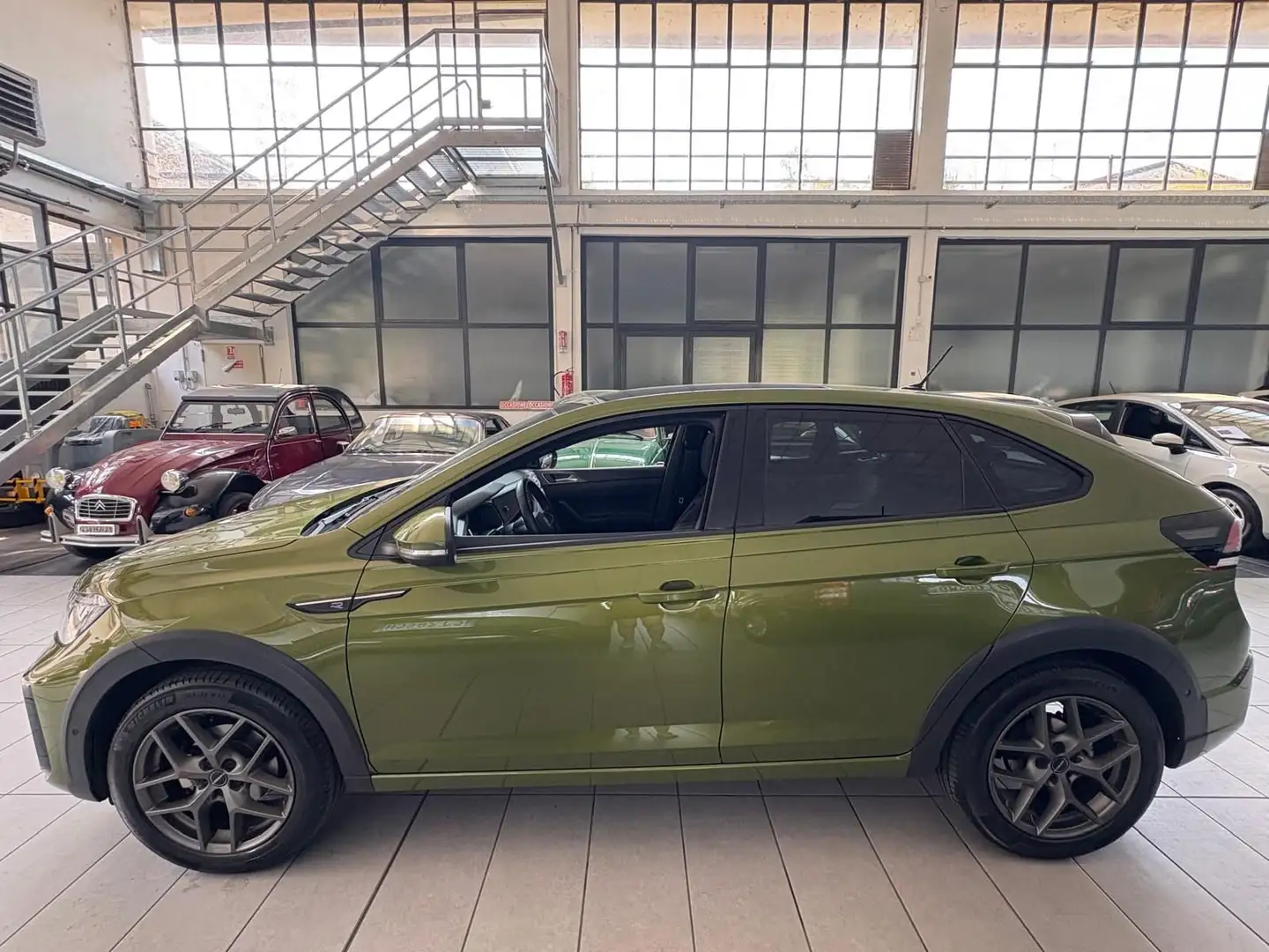 Volkswagen Taigo 1.0 TSI 110 CV R-LINE Verde - 1